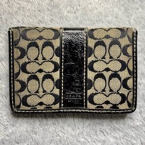 Coach Black and Tan Signature Card Leather Holder **has wear** - 4.5” x 3”